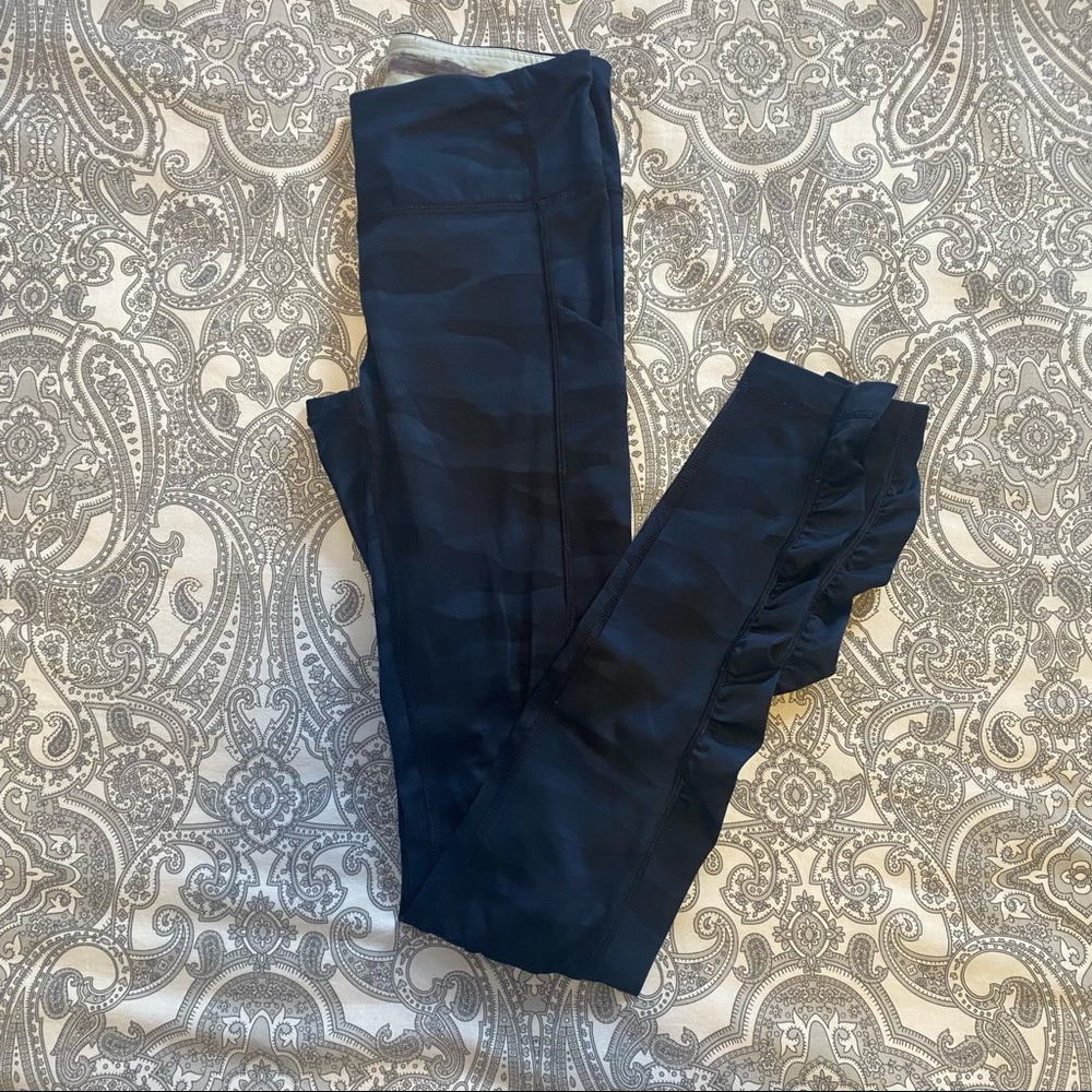 Lululemon Navy Blue Camo Speed Leggings Scrunched Bottom